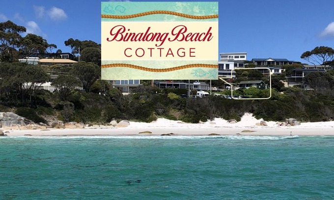 Binalong Bay House | Bay of Fires Beachfront Cottage with Ocean View & Dining