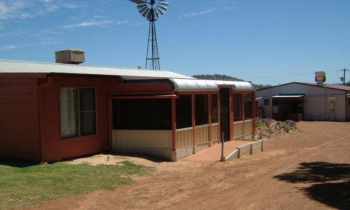 Bindoon House | Discover Bindoon's Windmill Farm: Pet-Friendly Retreat