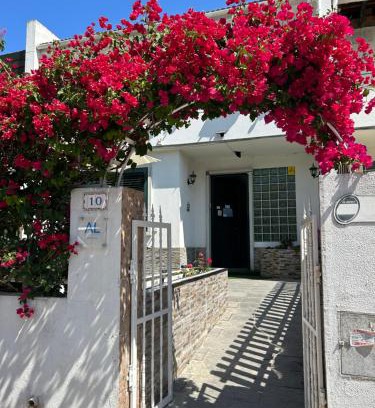 Falca House | Oceanfront Bing Garden Guesthouse with Family-Friendly Amenities