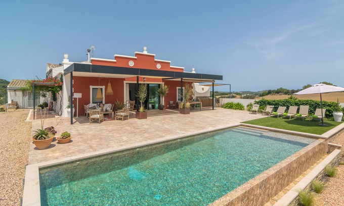 Mercadal Villa | BINI AUMAYA - Stunning country house with private pool and free WiFi.