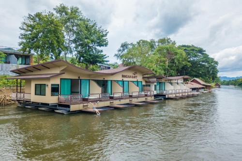 Tha Sao Hotel | Relaxing Binlha Raft Resort with Oceanfront Pool Access