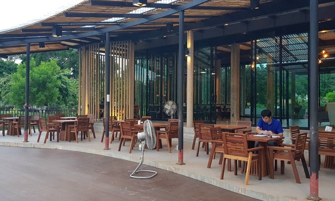 Tha Sao Hotel | Relax at Binlha Raft Resort with Pool and Family Amenities