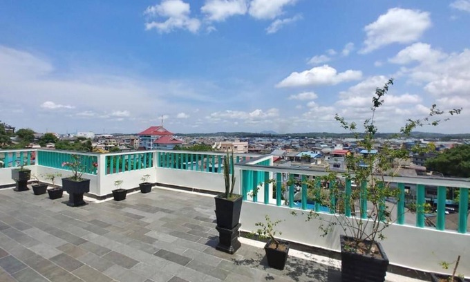 Tanjung Pinang Hotel | Budget-Friendly Bintan Lumba Lumba Inn with Breakfast & Kitchen