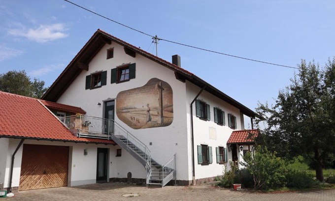Scheuring Apartment | Guest Rated 10/10 at Bio-Bauernhof Eisele - Family Retreat