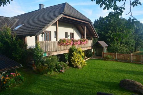 Kollmitzberg House | Family-Friendly Escape at Bio-Bauernhof Haunschmid