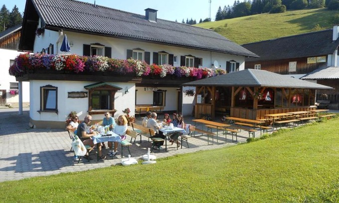 Lunz am See House | Eco-Friendly Family Getaway at Bio Bauernhof Moas