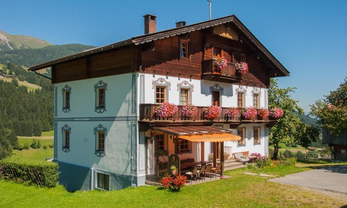 Lesachtal House | Pet-Friendly BIO-Bergbauernhof Ederhias with Ocean Views