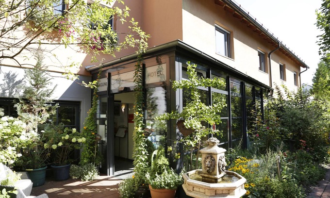 Lechhausen-Ost Hotel | Eco-Friendly Bio Hotel Bayerischer Wirt with Spa & Dining