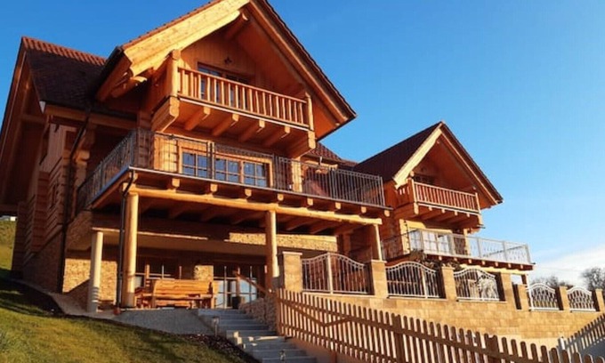 Fresing House | Discover Biochalet House 1: Ocean View & Spa Retreat