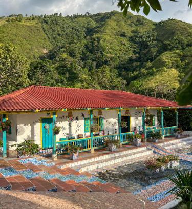 Gigante Hotel | Unforgettable Biohabitat Entre Montañas with Ocean Views