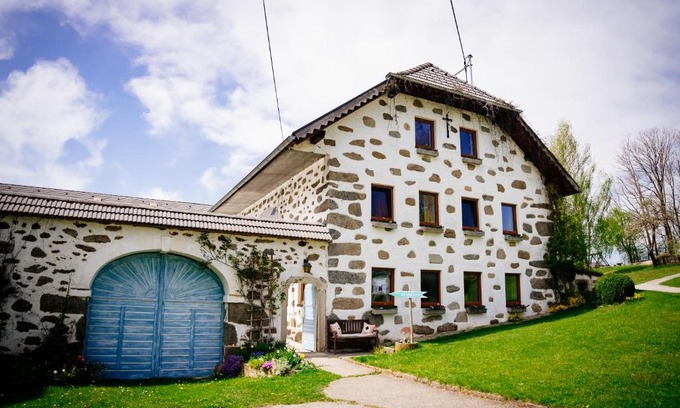 Hirschbach im Muhlkreis Apartment | Experience Biohof Abraham with Oceanfront Spa Amenities