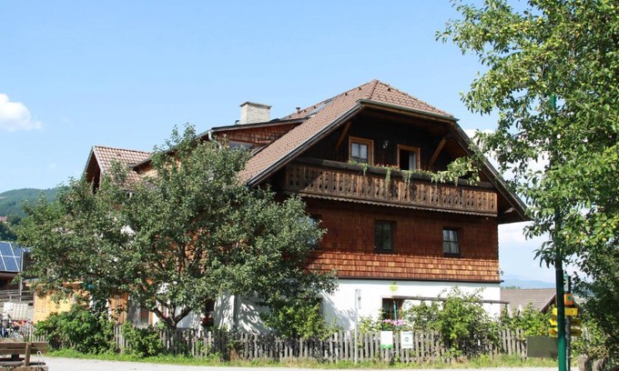 Sankt Margarethen im Lungau Apartment | Cozy Biohof Sauschneider: Guest Rated 9/10 & Pet Friendly