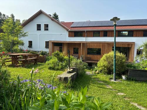 Rappottenstein Apartment | Pet-Friendly Retreat at Biohof Besenbäck - Rated 9.5/10