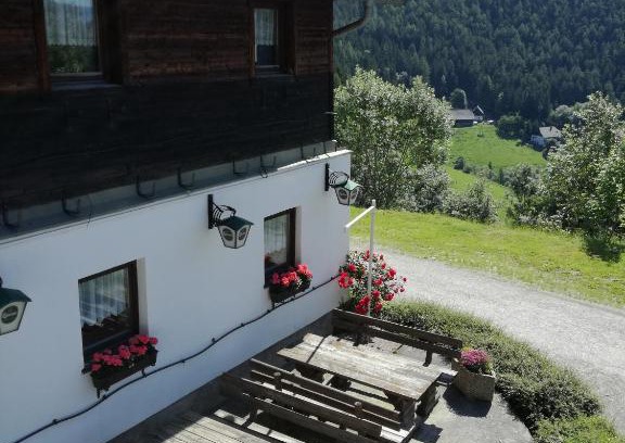 Tragoß-Sankt Katharein House | Cozy Retreat at Biohof Sattler with Delightful Breakfast