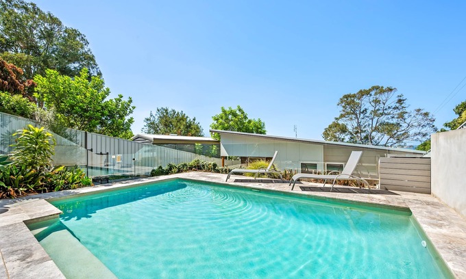 Lake Macquarie City Council House | Top-Rated Biraban Lakefront: Pool, Pet-Friendly & Scenic Views