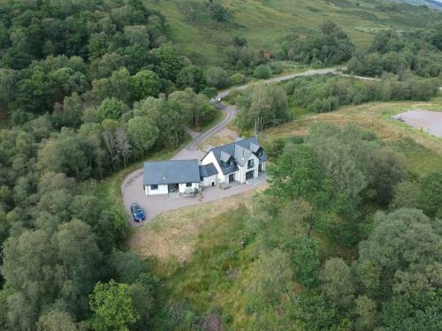Banavie Apartment | Cozy Birch Hollow, Fort William with Ocean Views & Fire Pit