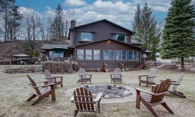 Elk River Cabin | Birch Lake Private Retreat: Pet-Friendly Getaway with Spa