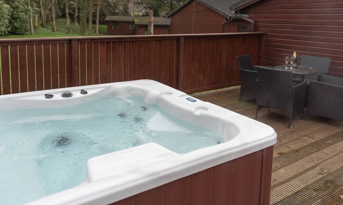 Newton Stewart House | Birch Lodge 19 with Hot Tub Newton Stewart