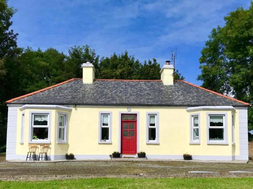 Westport House | Idyllic Birch Tree Cottage - Child Friendly with Great Reviews