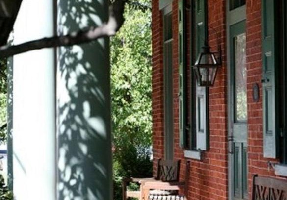 Bird In Hand Bed & Breakfast | Elegant Retreat at Bird-in-Hand Village Inn & Suites