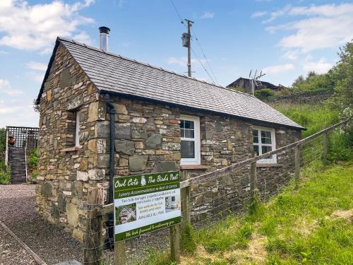 Castle Douglas House | Pet and Child Friendly Retreat at Birds Nest Hotel