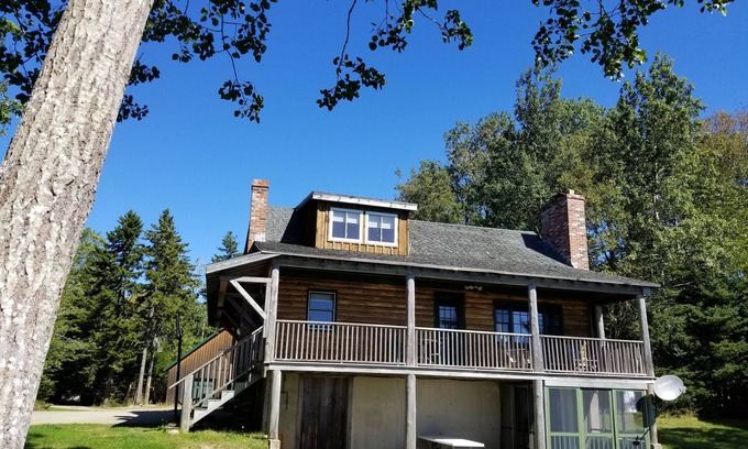 Milbridge House | Tranquil Bayfront Retreat for Bird Lovers & Families