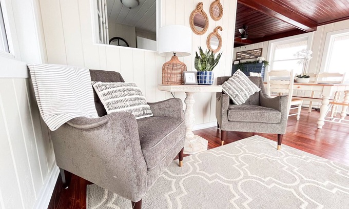 Leamington Cottage | Birder's Paradise: Waterfront Views with Pet-Friendly Amenities