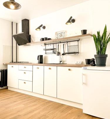 Petrovskoye Apartment | Budget-Friendly Birdie Home Near Nauky Metro - Pet & Child Friendly