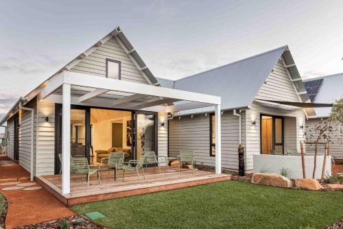 Witchcliffe House | Discover the Birdnest Kookaburra: Child-Friendly Retreat