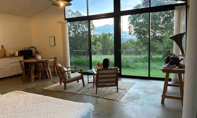 Mareeba Cottage | Explore Birds Heaven Mareeba: Family-Friendly Retreat