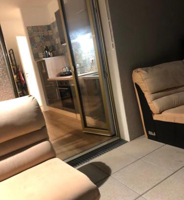 Neukoelln Apartment | Discover Birdsong Temple: Family-Friendly Retreat Awaits