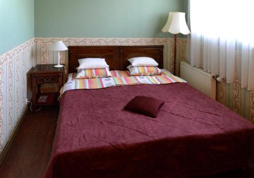 Birini Hotel | Experience Birinu Pils: Pet-Friendly with Ocean Views