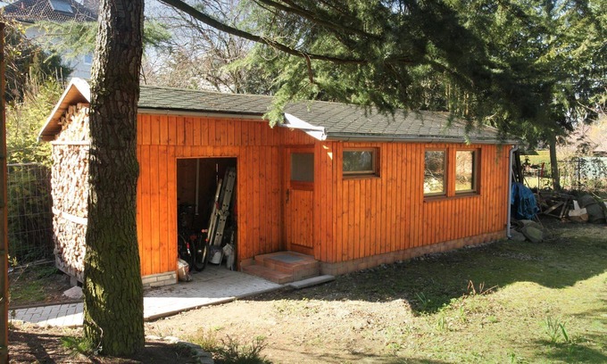 Biesdorf House | Discover Birkenwäldchen77: Pet-Friendly Holiday Bungalow
