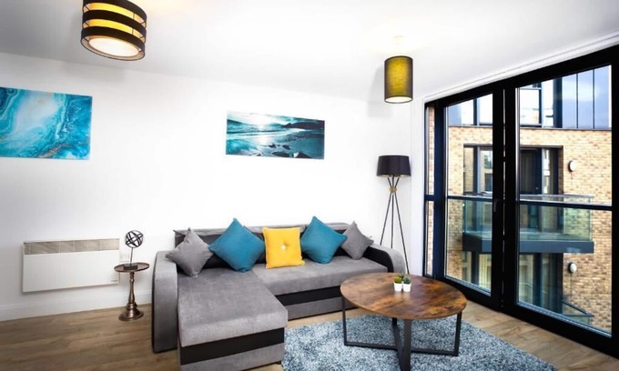 Gay Village Apartment | Convenient Birmingham City Centre Stay with Family Amenities