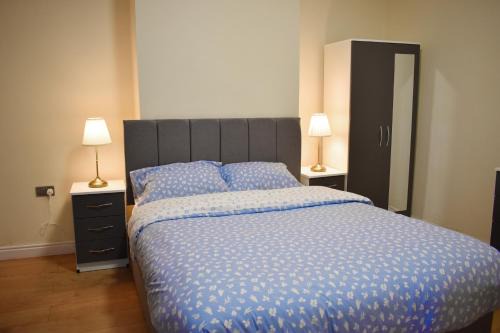 Birmingham House | Convenient Birmingham City Centre Room with Free Parking