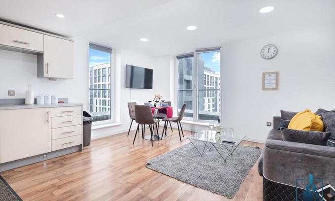 Birmingham City Centre Apartment | Central Birmingham City View Apartments Near Bullring