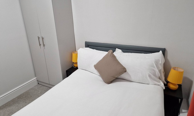 Birtley Apartment | Inviting Birtley's Amethyst: Family-Friendly 3 Bedroom Apt