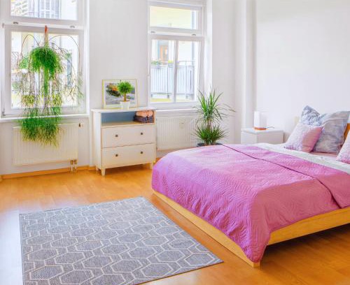Innere Neustadt Apartment | Elevate Your Stay: Bright 2-Room Flat Near Elbe, Top Location