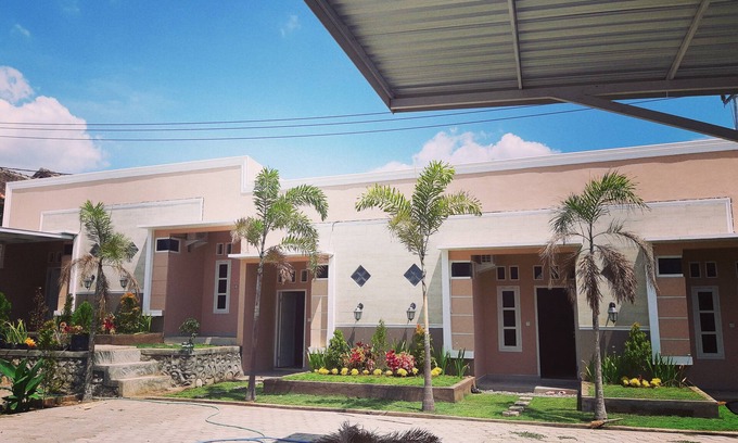 Sumbawa Besar House | Cozy Bis Homestay with Kitchen and Breakfast Included