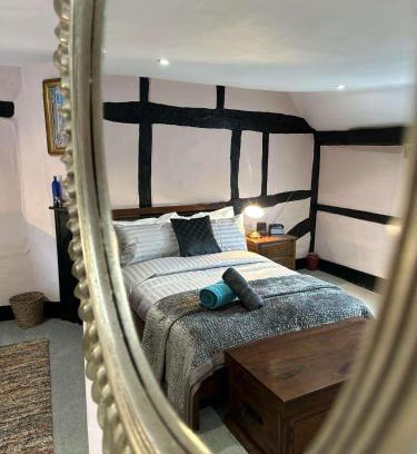 Horsham House | Bishopric Cottage 2 Bedroom Cottage In Horsham Built In 1667