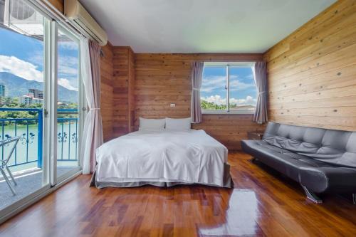 Yuchi Bed & Breakfast | Charming Lakeside Retreat at 碧水山居民宿 - Family Friendly