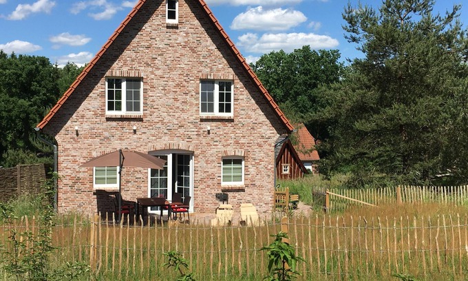 Bispingen House | Pet-Friendly Retreat at Bispinger Heidezauber - Haus Hartriegel