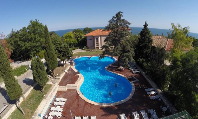 Balchik Hotel | Cozy Bisser Hotel with Free Pool Access & Ocean View