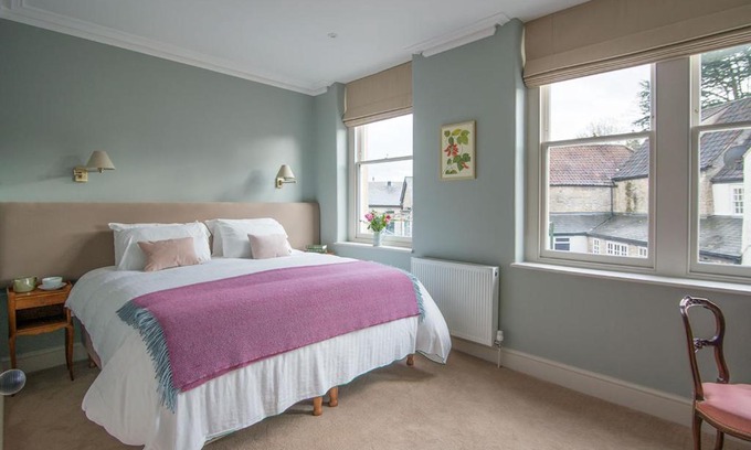 Frome Bed & Breakfast | Family-Friendly Bistro Lotte: Breakfast & 9/10 Guest Rating