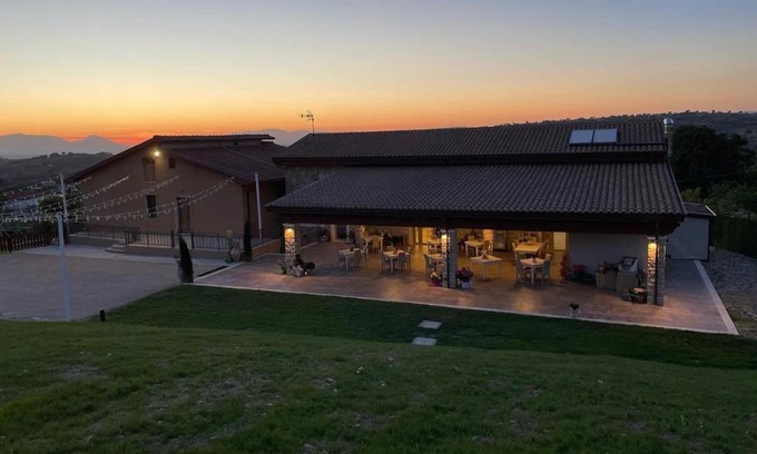 Mirabella Eclano Bed & Breakfast | Exceptional Bistrot Ventidue Agriturismo with Family-Friendly Amenities