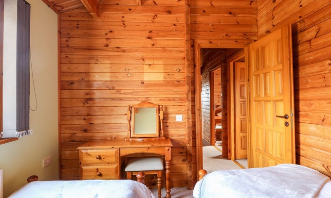 Tattershall Cottage | Discover Bittern Lodge: Pet-Friendly Retreat with Spa & Pool