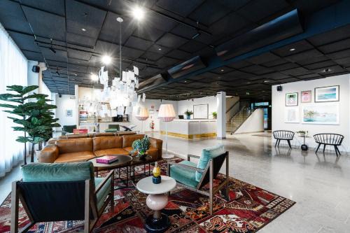 Johannesfred Apartment | Stylish Biz Apartment Bromma: Family-Friendly Comfort Awaits