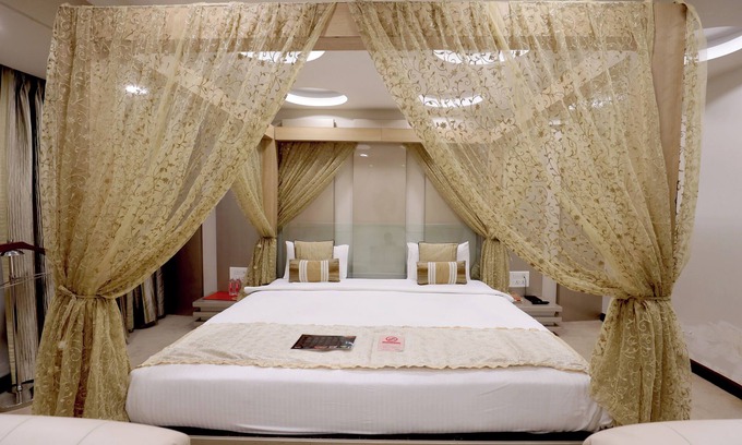 Rajkot Hotel | Discover Bizz The Hotel: 4-Star Family-Friendly Retreat