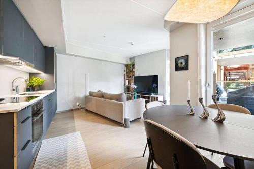 Gamle Oslo Apartment | Bjørvika City Center Oslo double bed and sofa bed