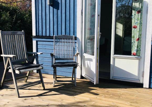 Torekov Apartment | Discover Blå Dörren: Pet-Friendly Retreat with 9.4 Rating